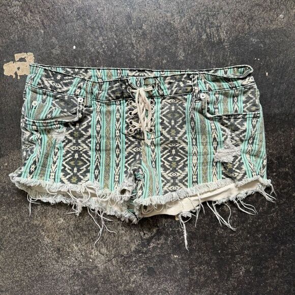 Billabong Women’s Size 29 Distressed Shorts Native American Graphic Style - Picture 1 of 13